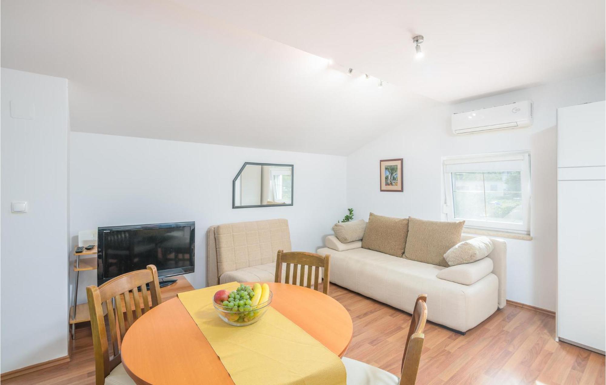 Daire In Dubasnica With Kitchen *